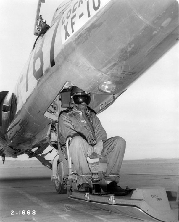 1-XF-104A_Stanley_Model 551_Seat_thisdayinaviation.jpg