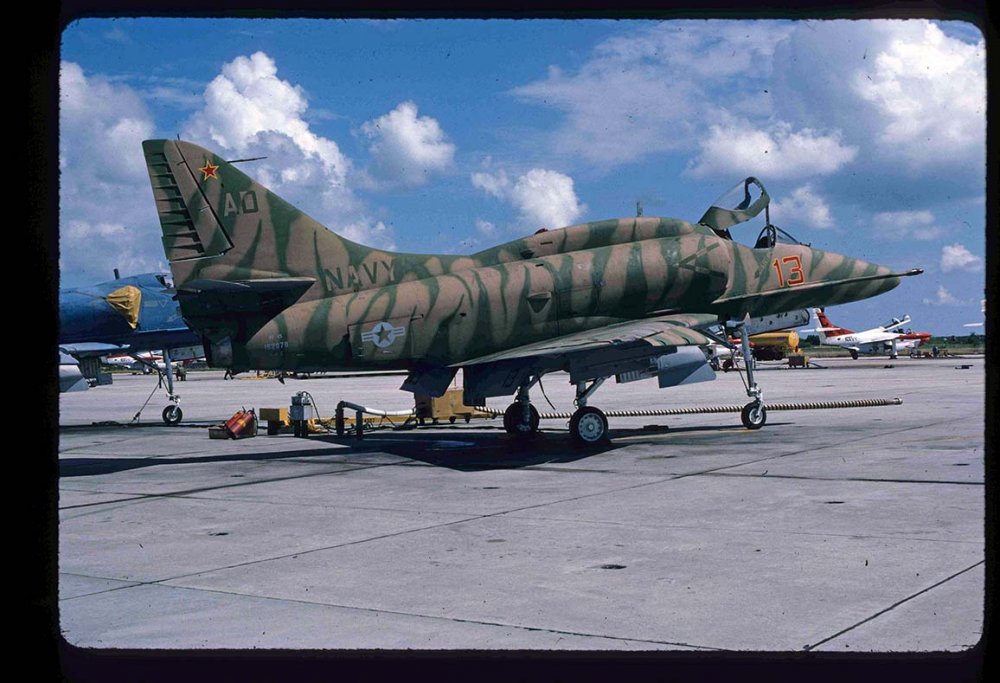 A-4E_152070_AD-13_VF-45_191992-94_Pos_KeyWest_RR_A-1652__Sm.jpg