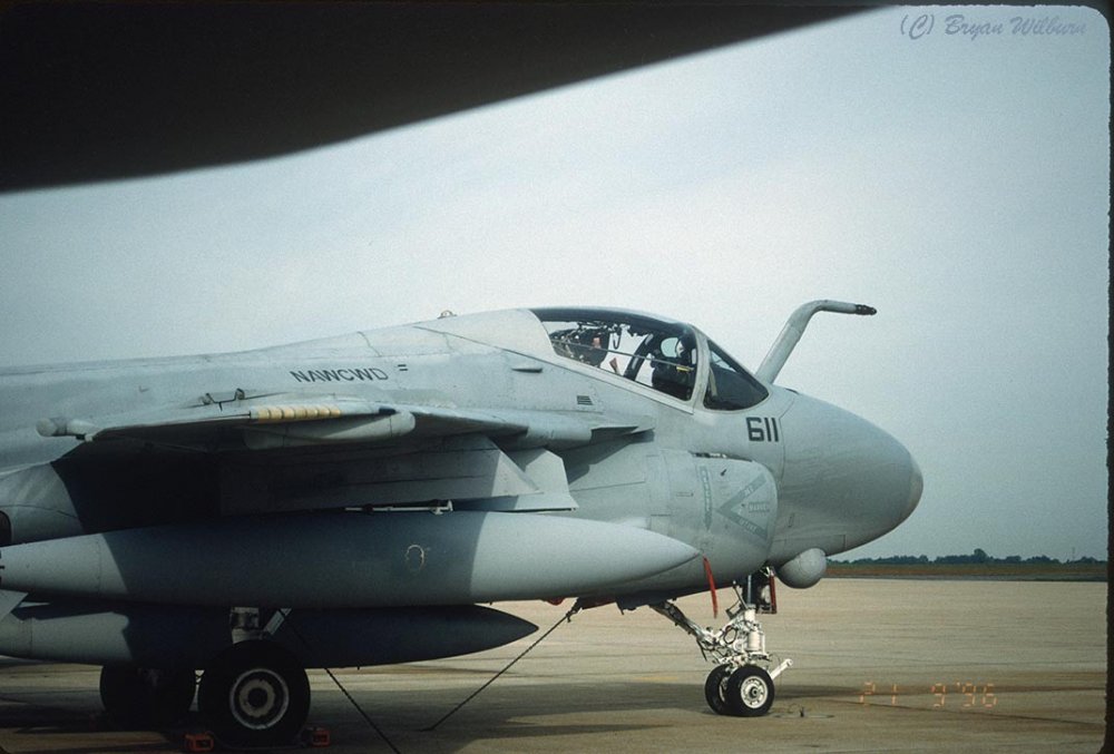 A-6E_162198_611NAWCWD_China_Lake_Rt_wing_Navy_Washintgon_ADW_21-9-96_Sm.jpg