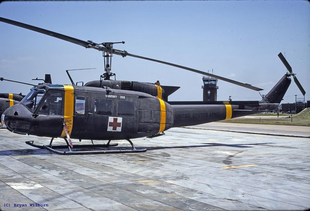 UH-1V_70-16328_377th_MedCo_Osan_Dustoff_1978____SM0.jpg